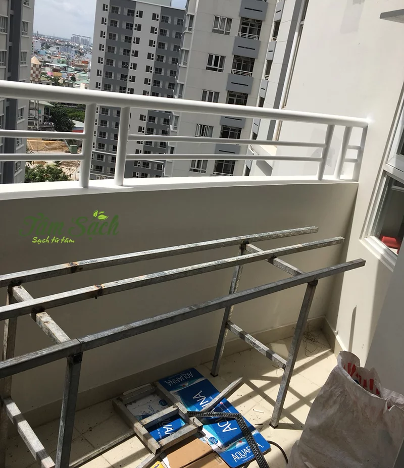 Giàn trồng rau sạch ban công Aquaponics