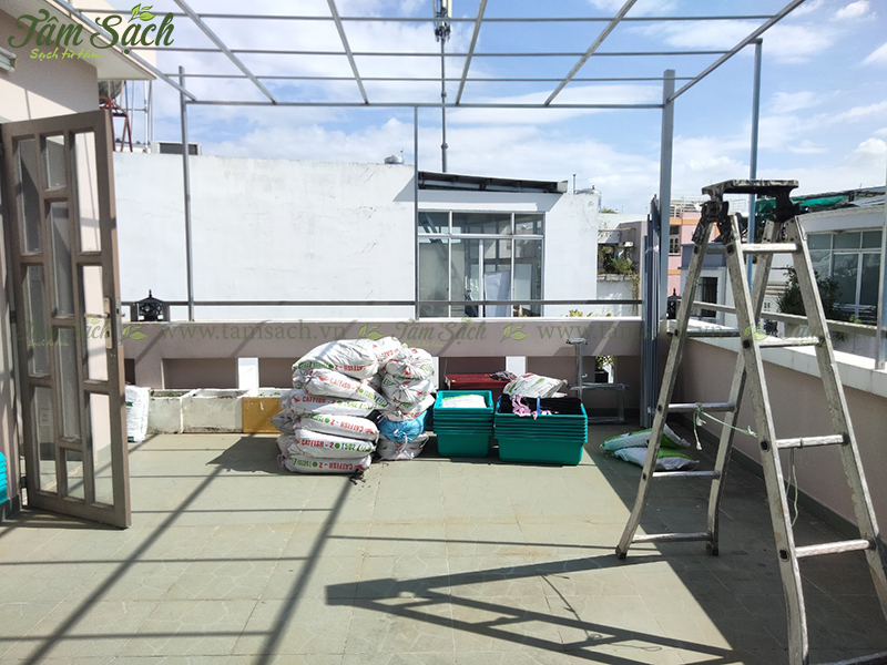 lắp đặt giàn rau thổ canh