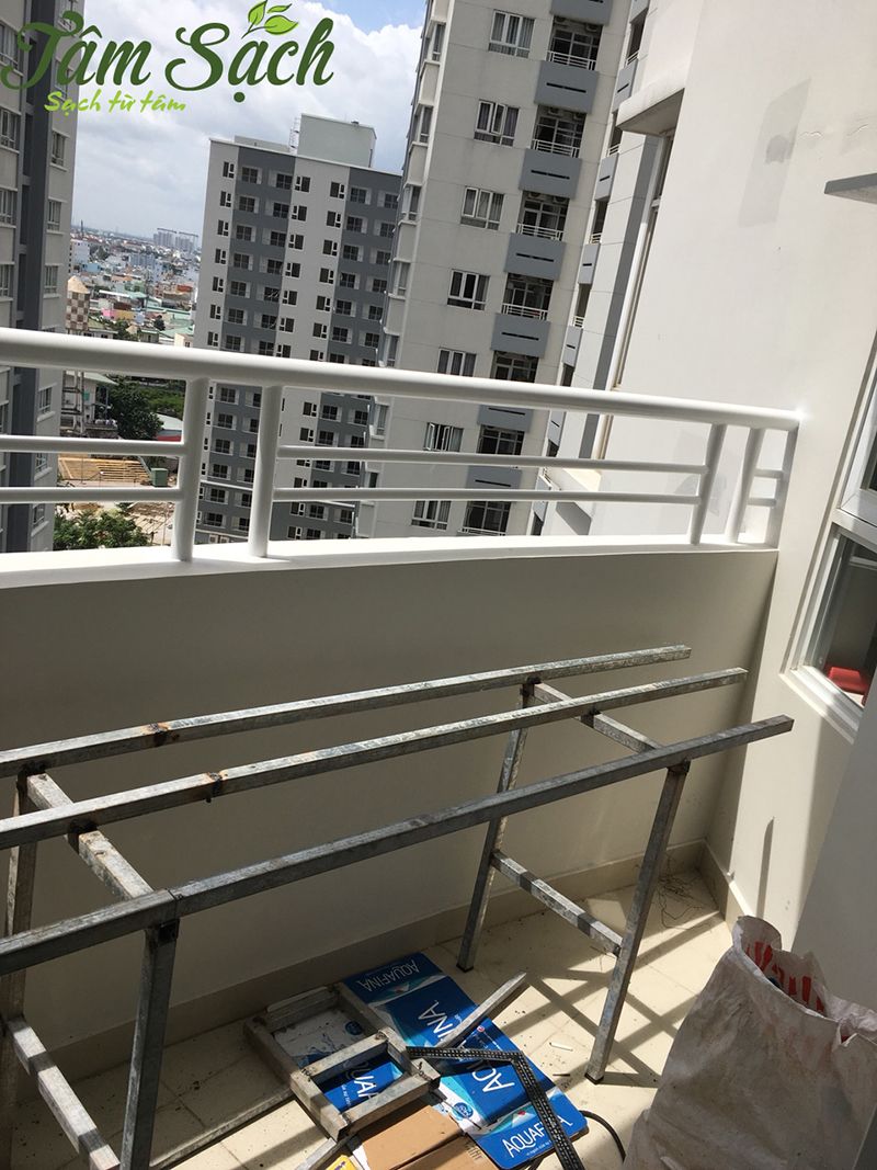 Vườn rau ban công nhỏ gọn