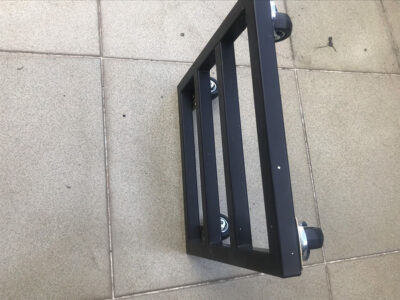 Chân đế chậu hoa gấn bánh xe