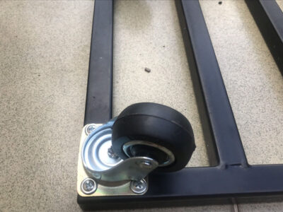 Chân đế chậu hoa gấn bánh xe